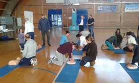 DUE MANI PER SALVARE UNA VITA - acs povolaro